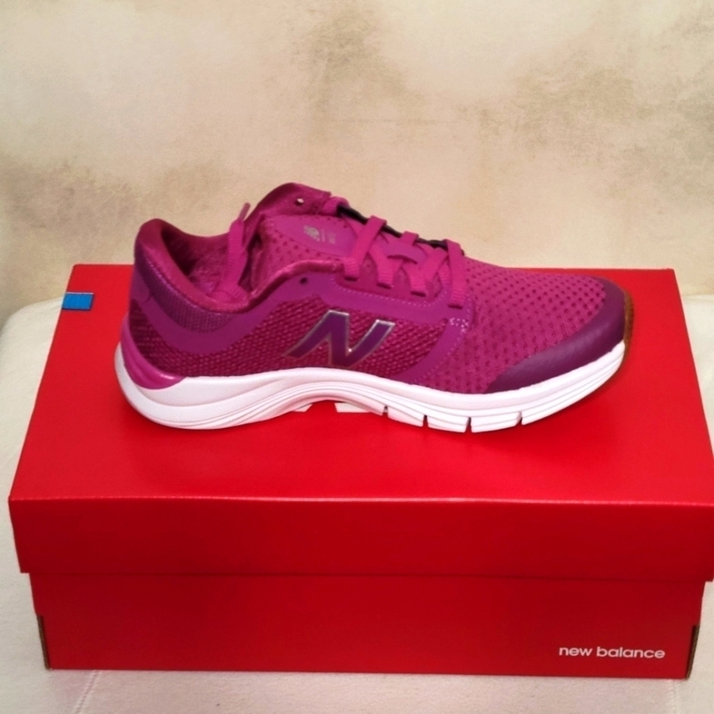 New Balance Women's WX711 Heather Training Shoe in Boysenberry 5